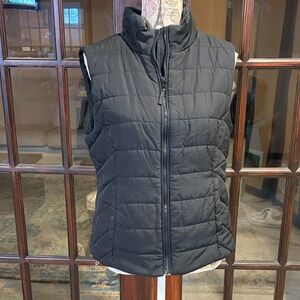 Aeropostale Black Quilted Women's Vest